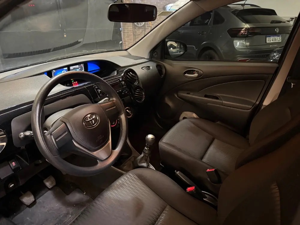 Toyota Etios X — foto 6